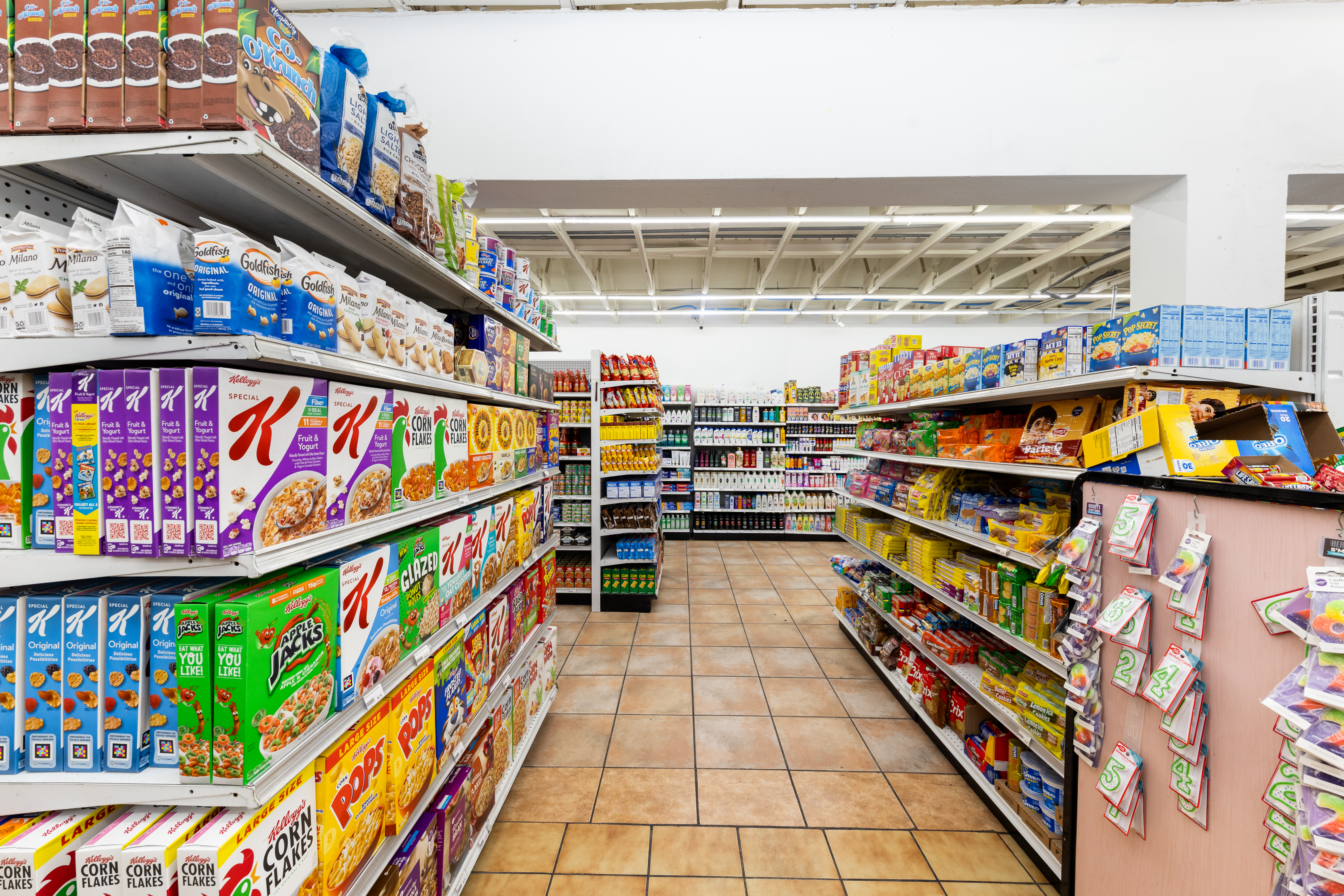 Breakfast and Snack Aisle
